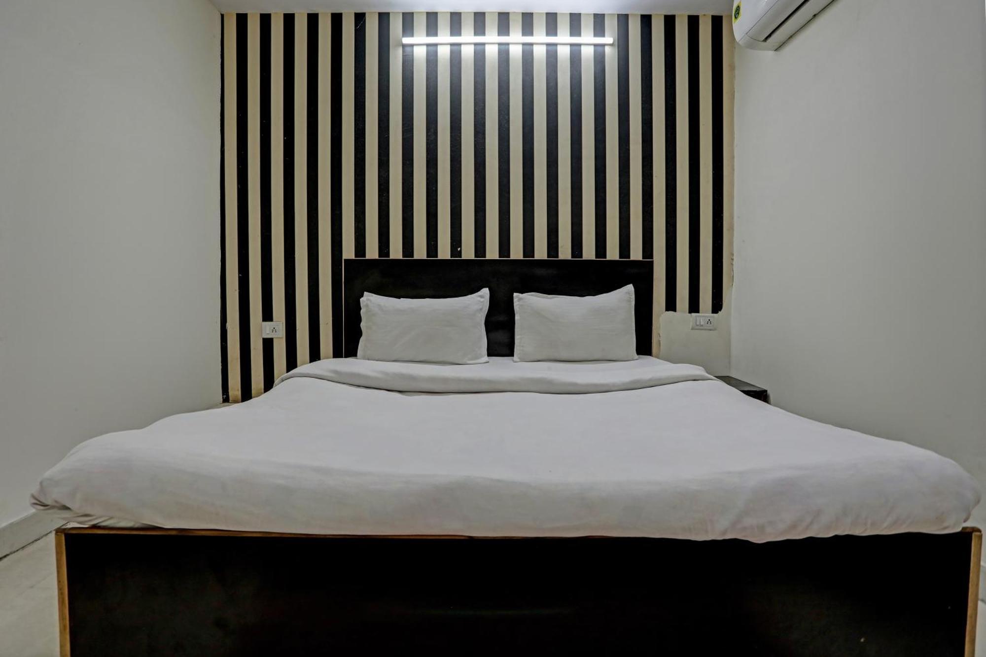 Hotel O Kanak Palace New Delhi Luaran gambar