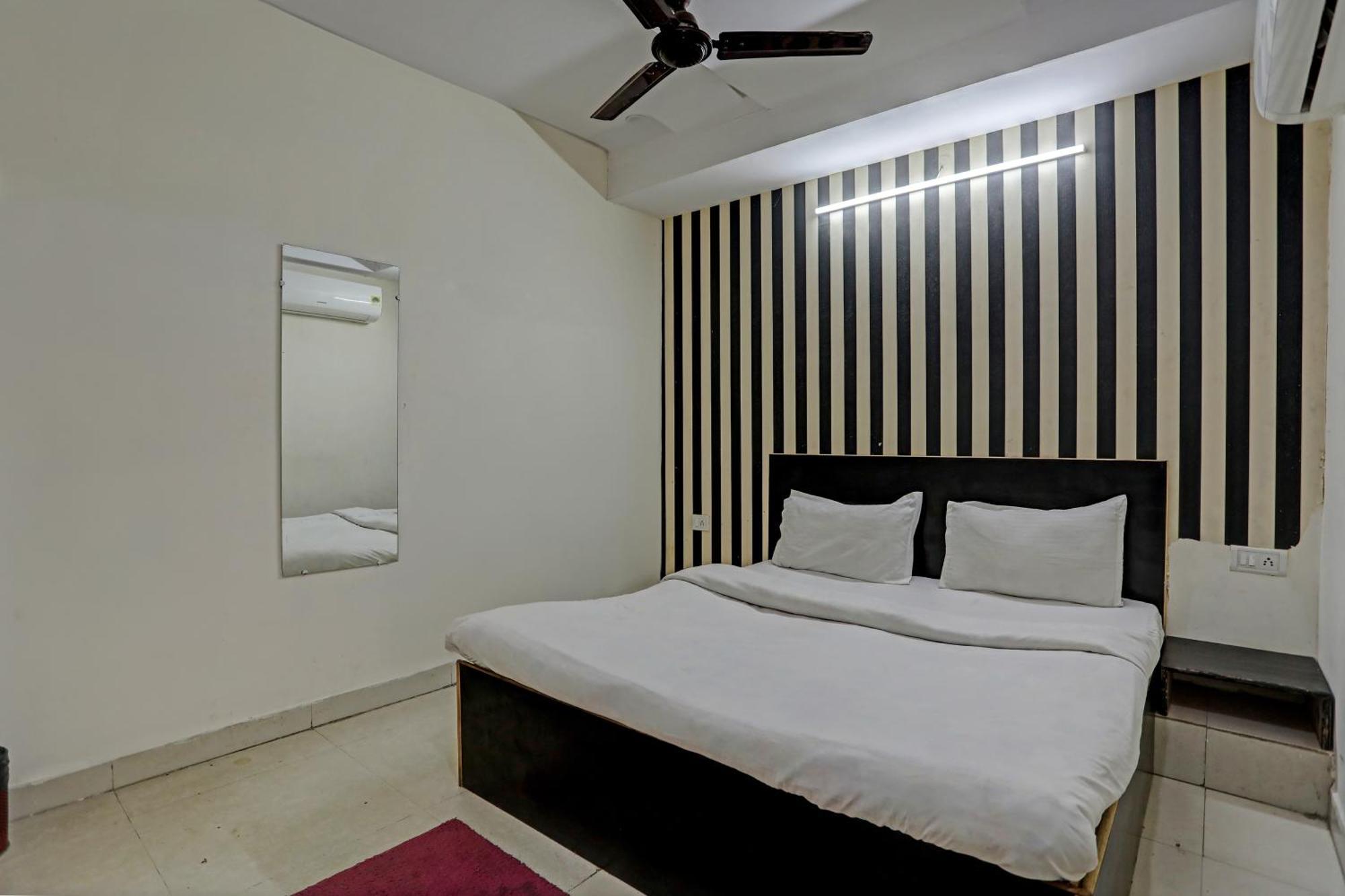 Hotel O Kanak Palace New Delhi Luaran gambar