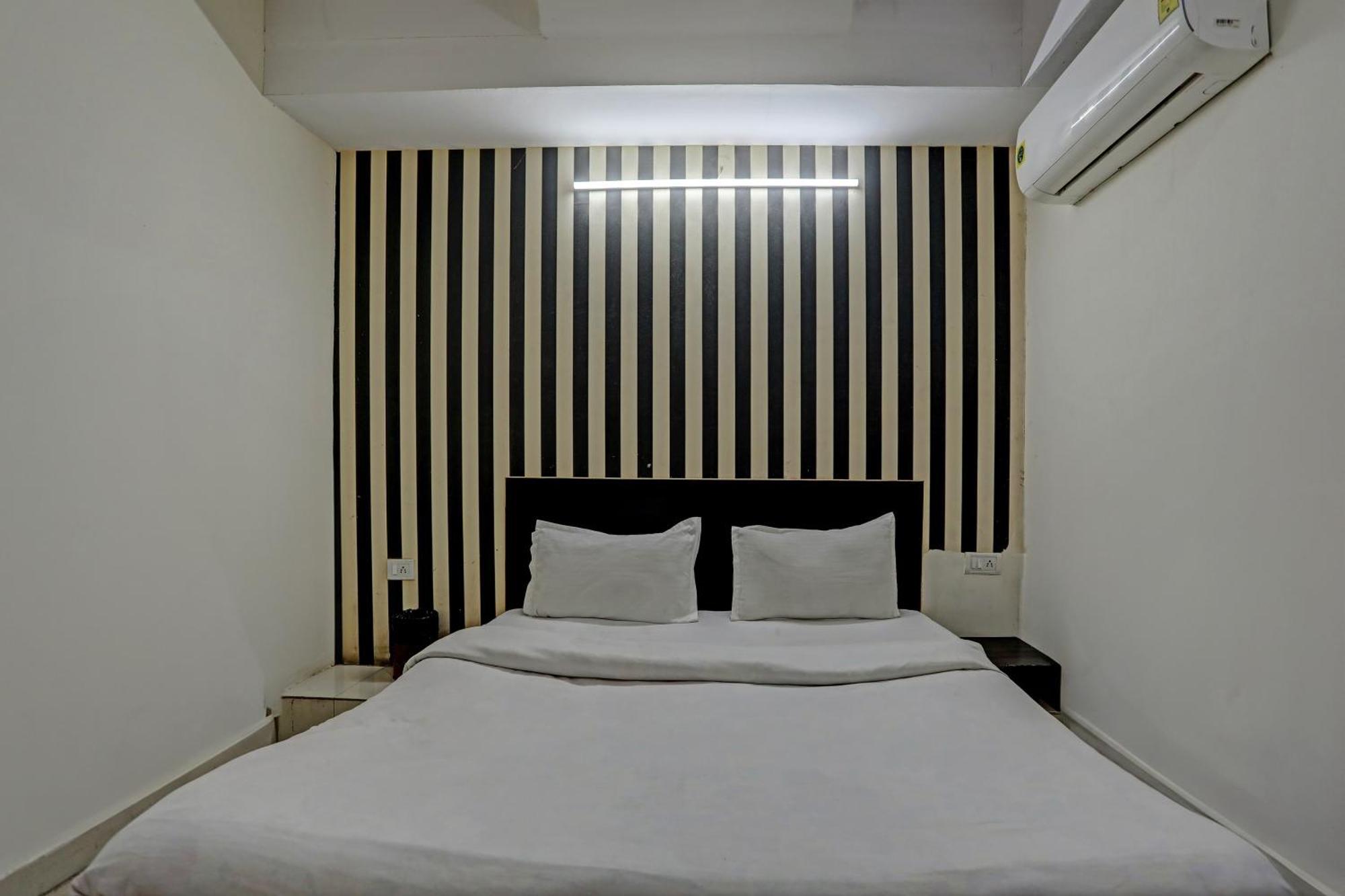 Hotel O Kanak Palace New Delhi Luaran gambar
